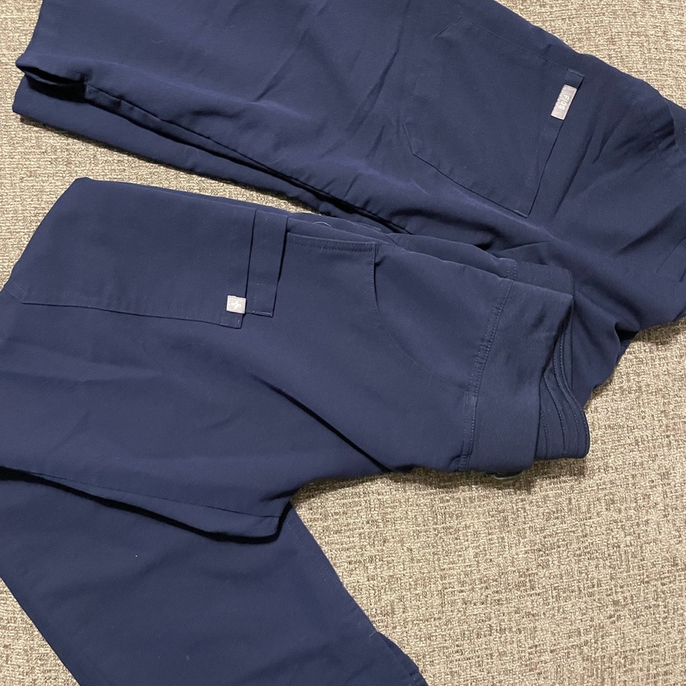 FIGS scrubs set